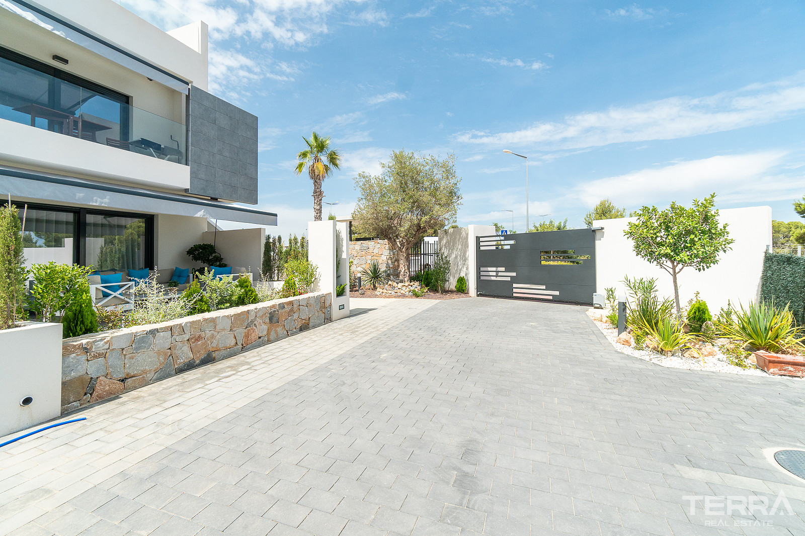 Apartments for Sale in Torrevieja, Costa Blanca, Spain - 123254