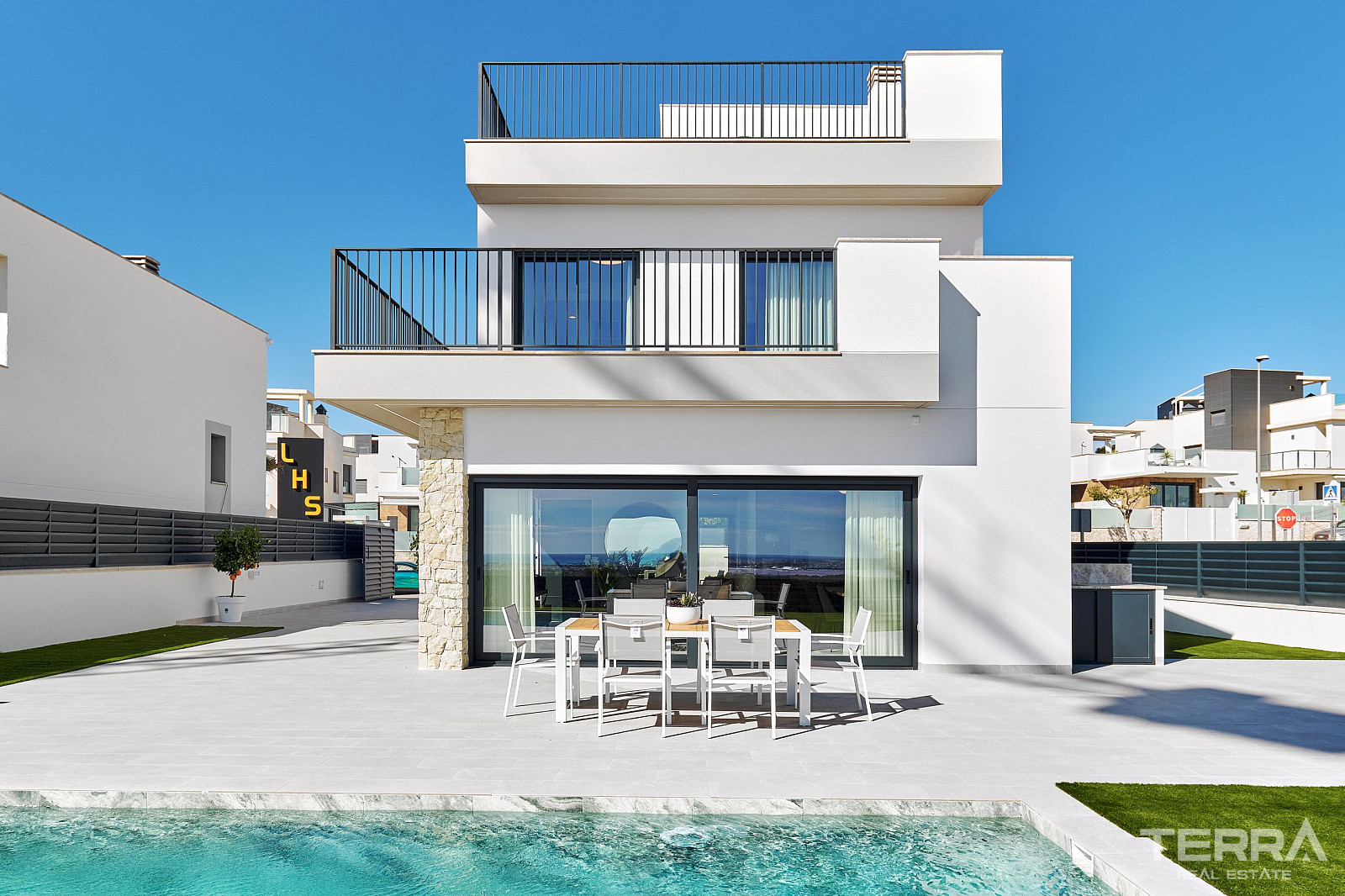 Detached Villas for Sale in San Miguel de Salinas, Costa Blanca, Spain