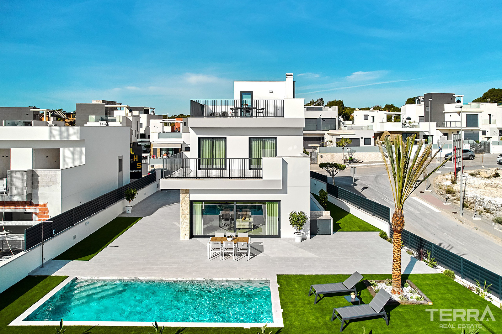 Detached Villas for Sale in San Miguel de Salinas, Costa Blanca, Spain - 123567