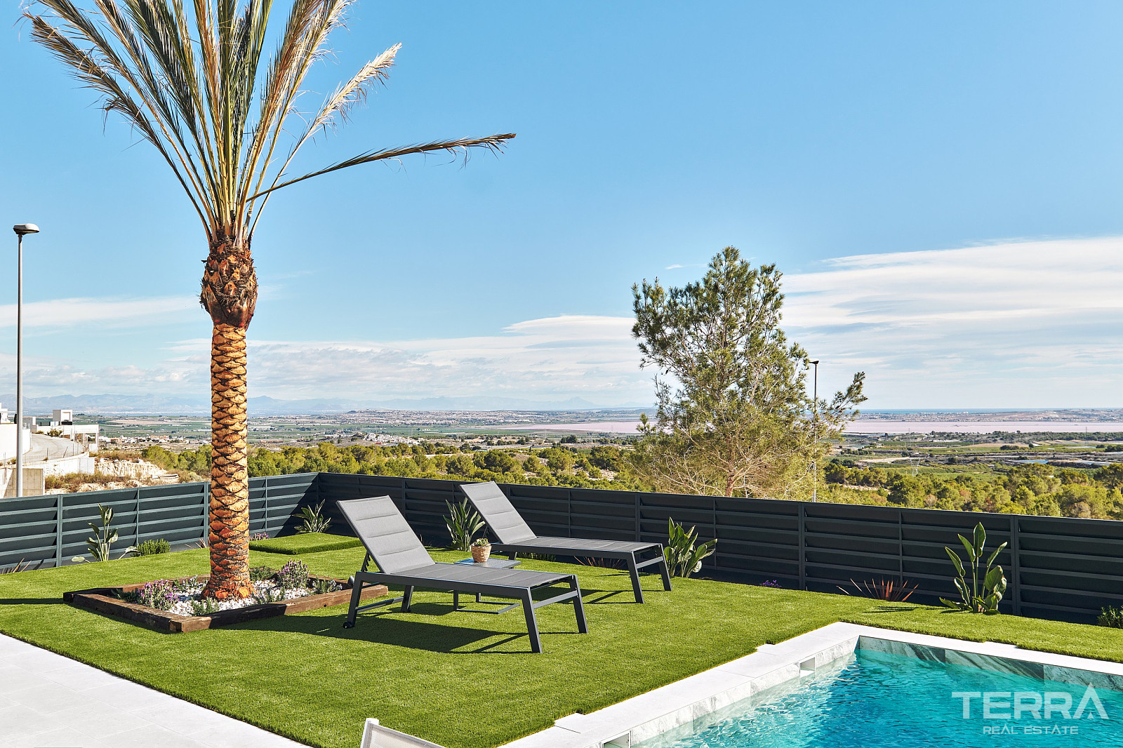 Detached Villas for Sale in San Miguel de Salinas, Costa Blanca, Spain - 123570