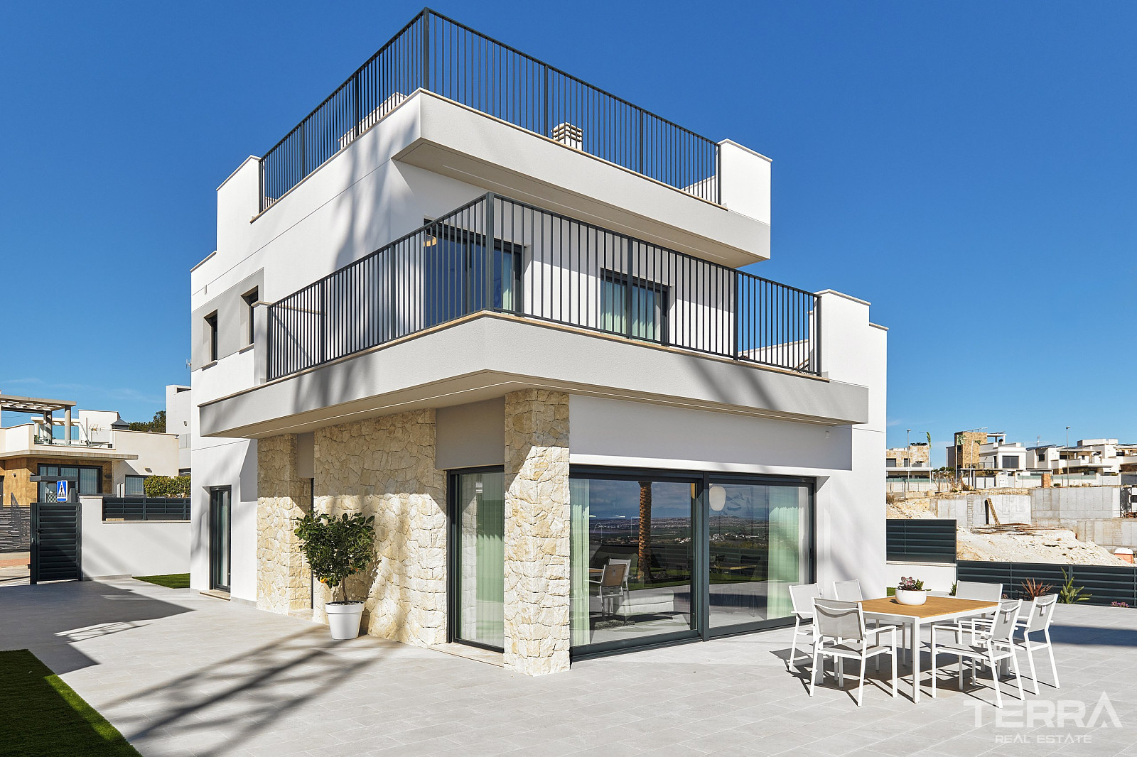 Detached Villas for Sale in San Miguel de Salinas, Costa Blanca, Spain - 123577