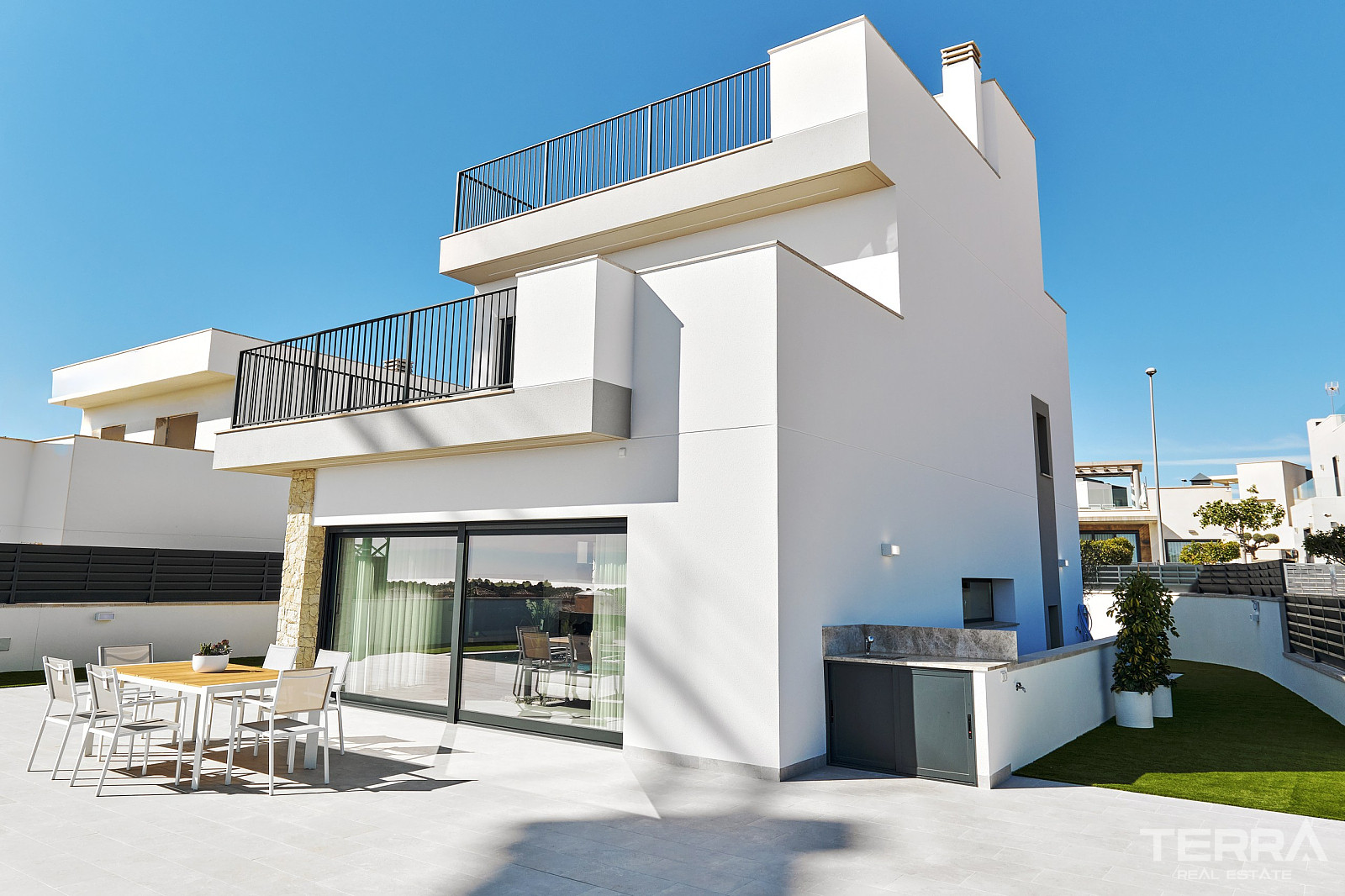 Detached Villas for Sale in San Miguel de Salinas, Costa Blanca, Spain - 123578