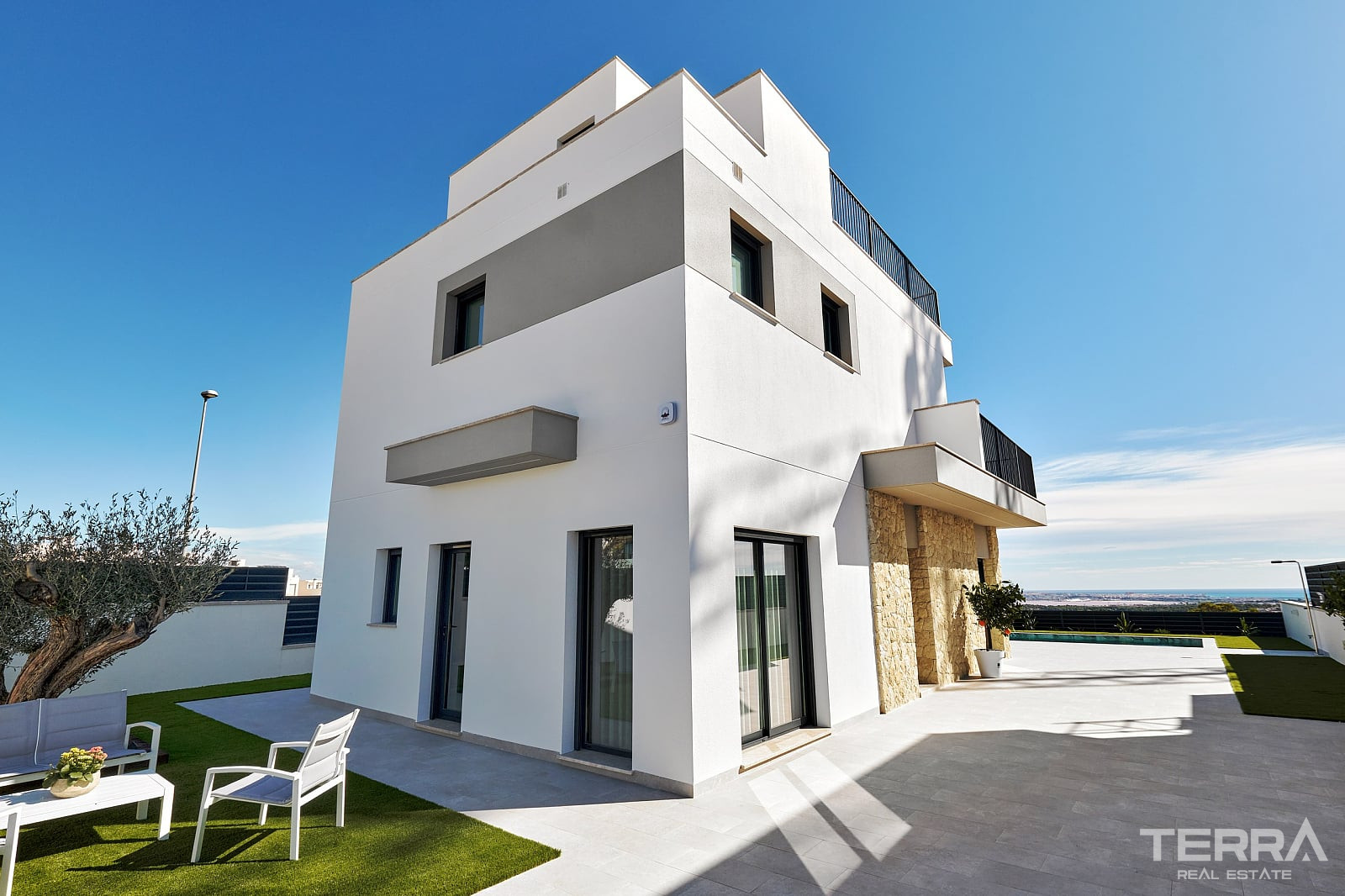 Detached Villas for Sale in San Miguel de Salinas, Costa Blanca, Spain - 123582