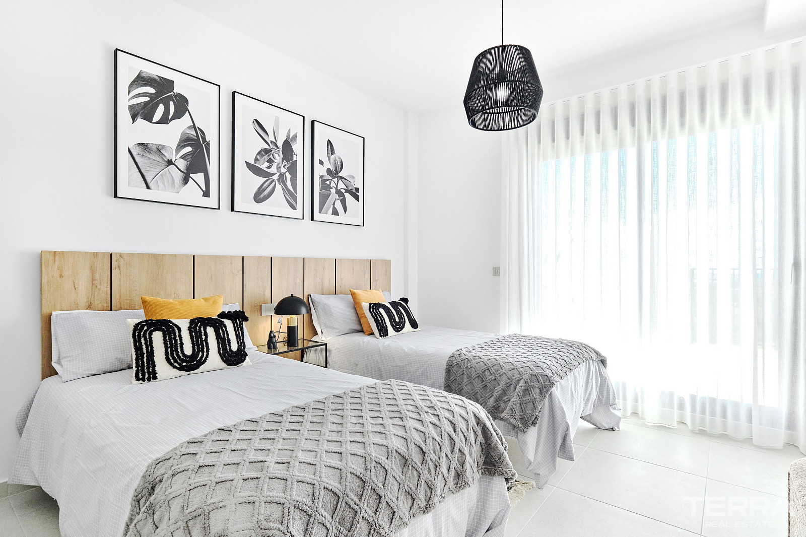 Detached Villas for Sale in San Miguel de Salinas, Costa Blanca, Spain - 123619
