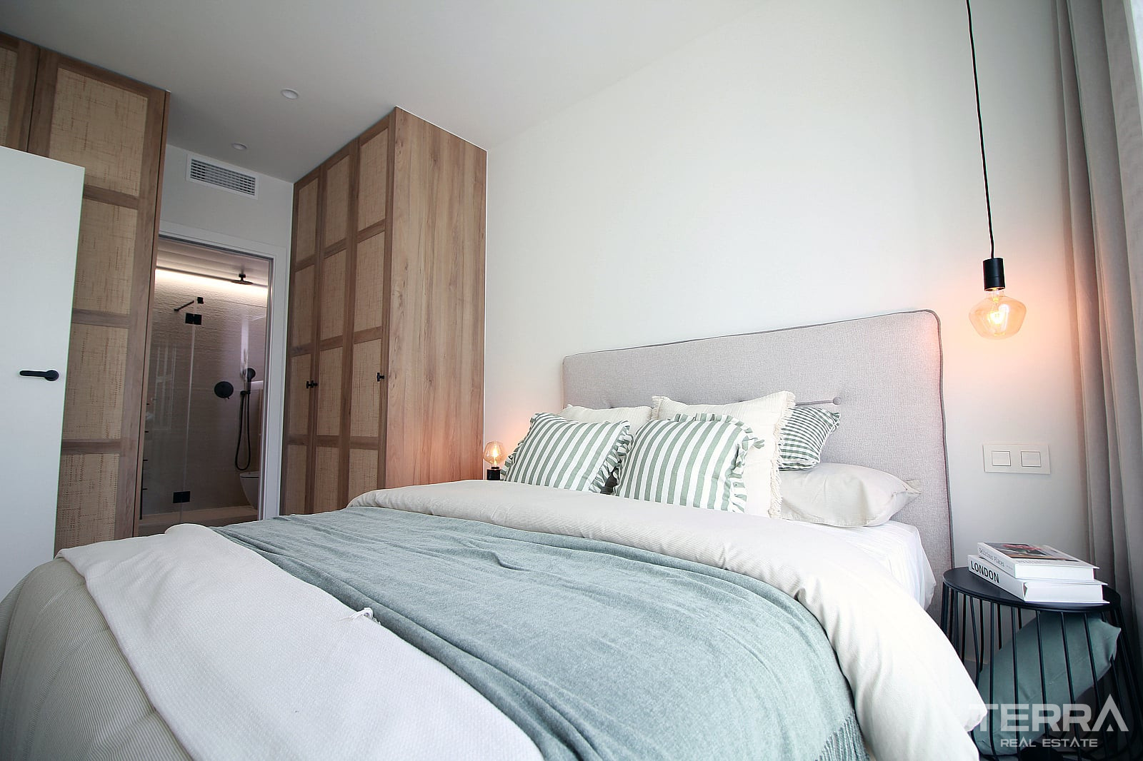 Apartments for Sale in Pilar de la Horadada, Costa Blanca, Spain - 125012