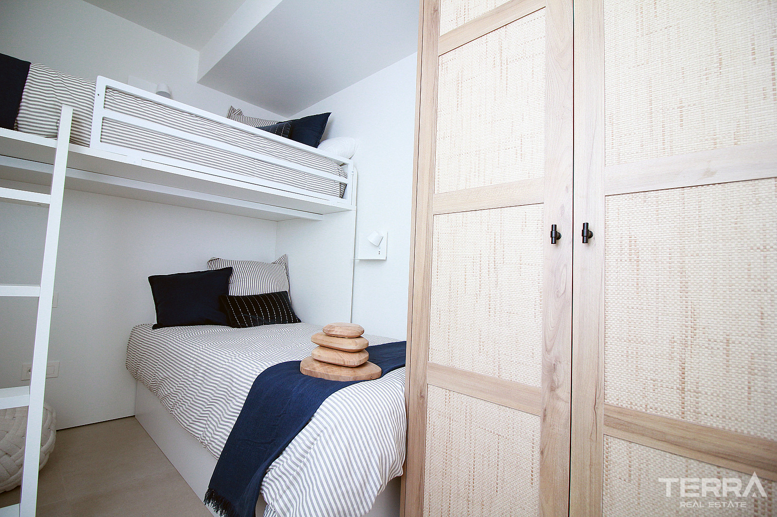 Apartments for Sale in Pilar de la Horadada, Costa Blanca, Spain - 125017