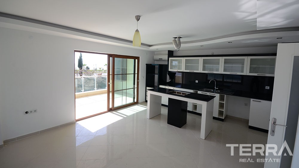 Beachfront apartment for sale in Kestel, Alanya - 7554