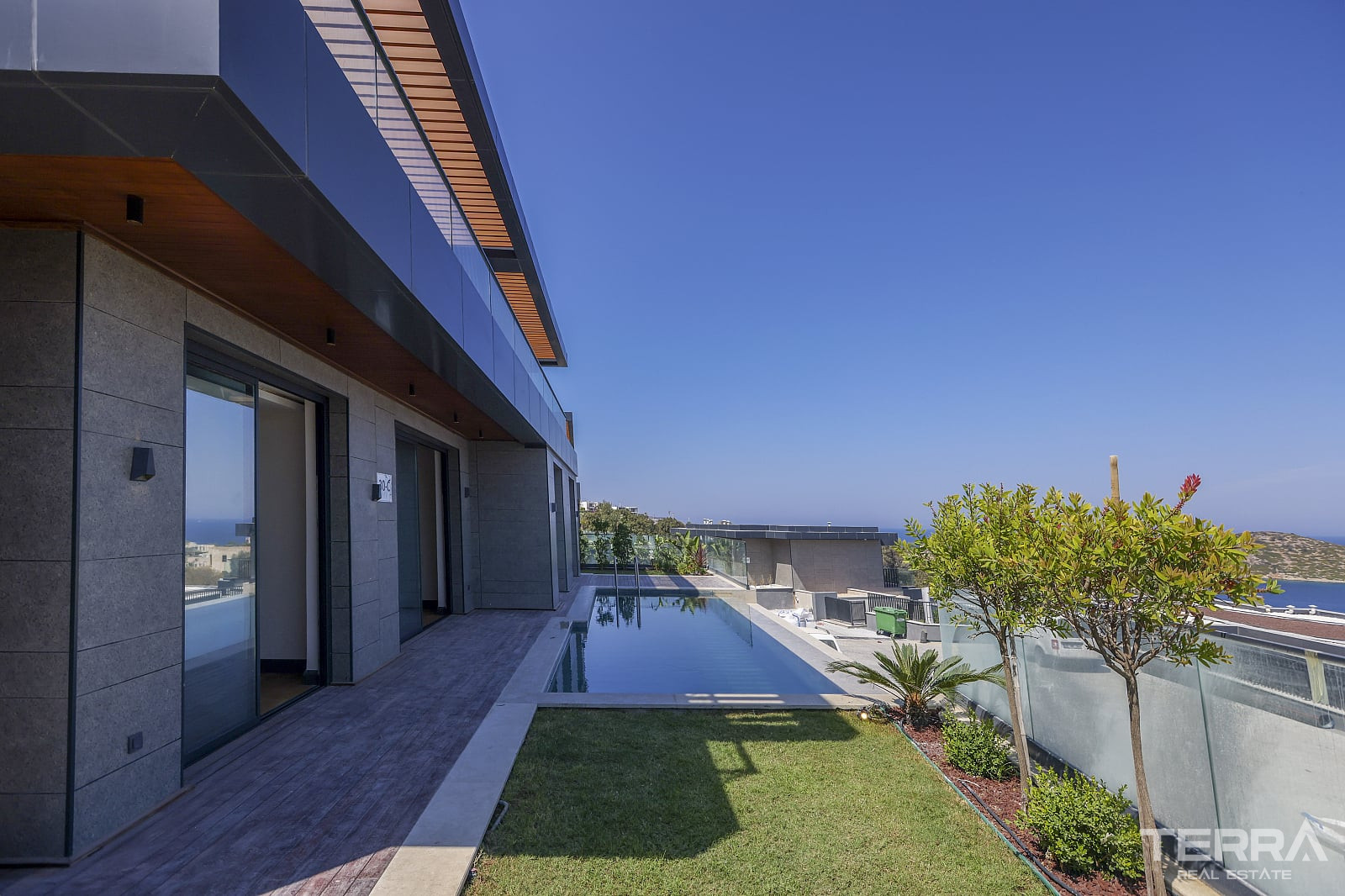 Seafront Apartments for Sale in Bodrum, Muğla, Turkey - 127128