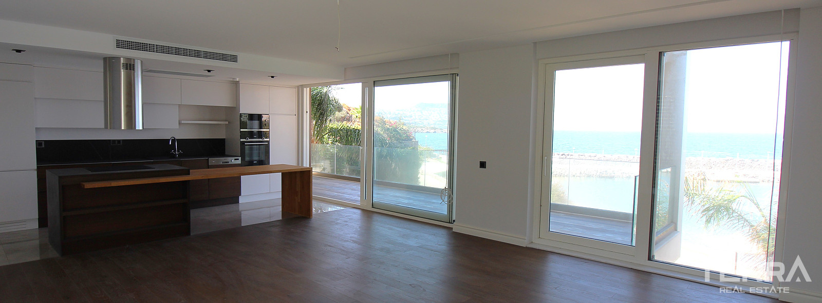 Seafront Apartments for Sale in Bodrum, Muğla, Turkey - 128754