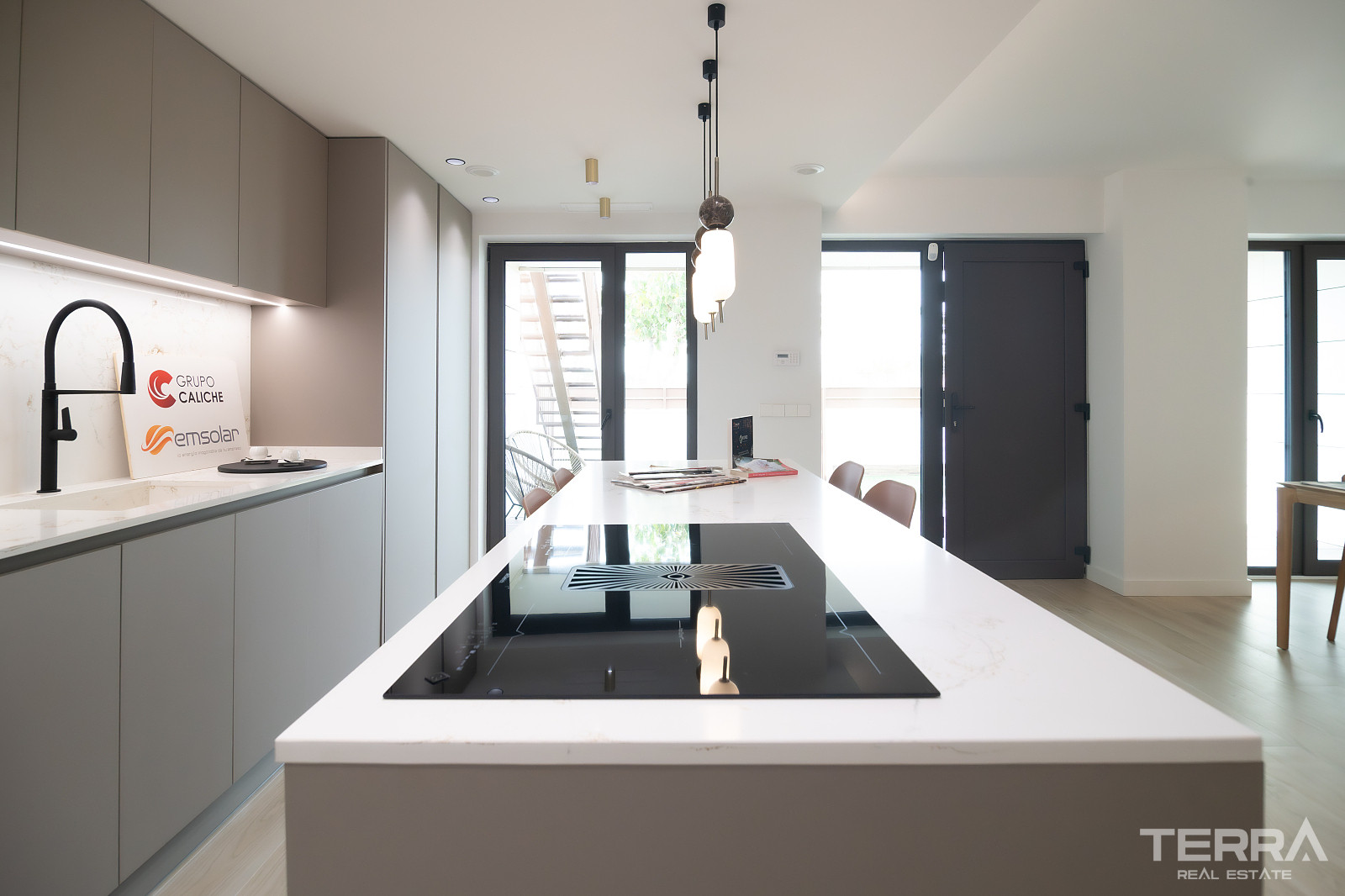 Townhouses for Sale in Pilar de la Horadada, Costa Blanca, Spain - 129542