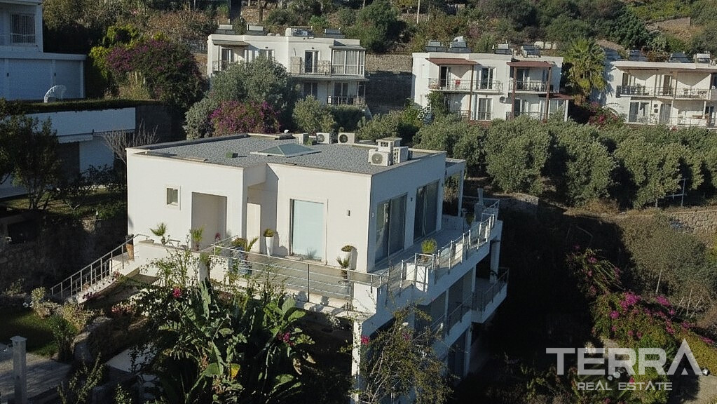 Muğla, Bodrum'da Deniz Manzaralı Satılık Mobilyalı Daire - 130431