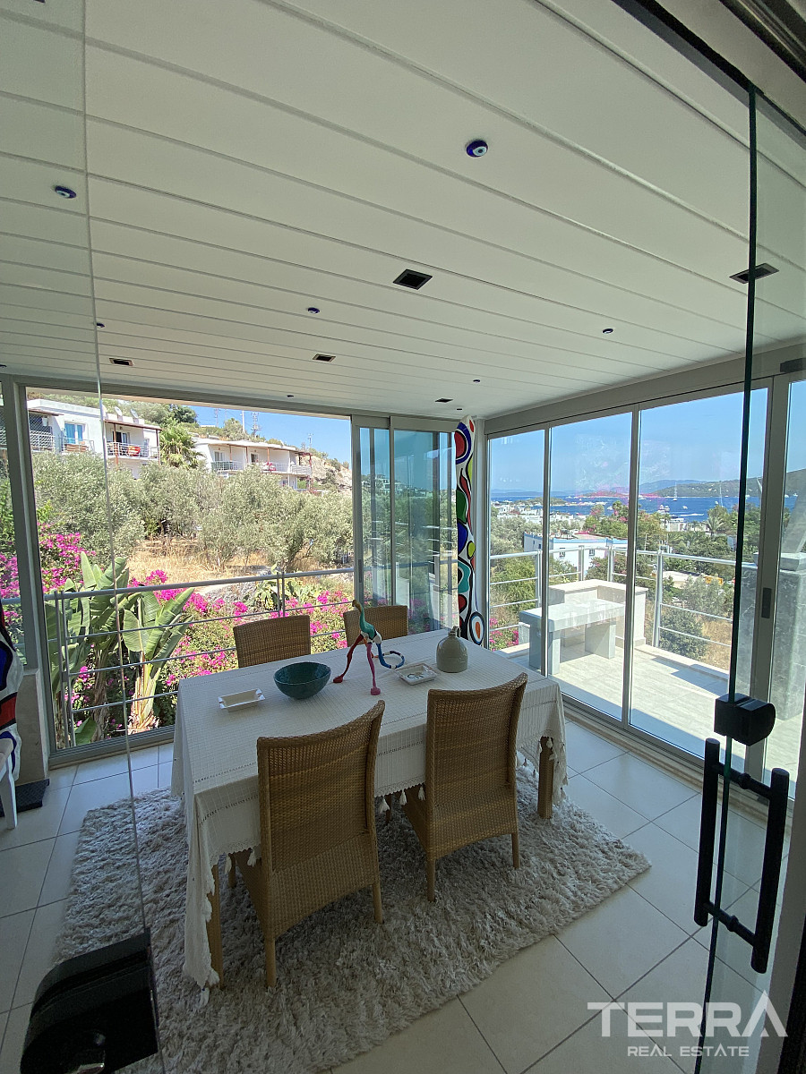 Muğla, Bodrum'da Deniz Manzaralı Satılık Mobilyalı Daire - 130453