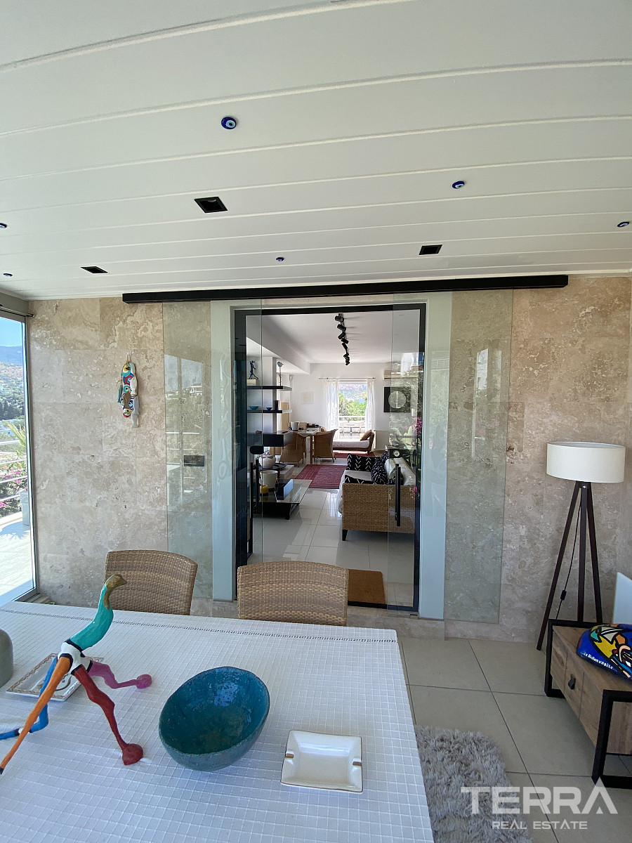 Muğla, Bodrum'da Deniz Manzaralı Satılık Mobilyalı Daire - 130454