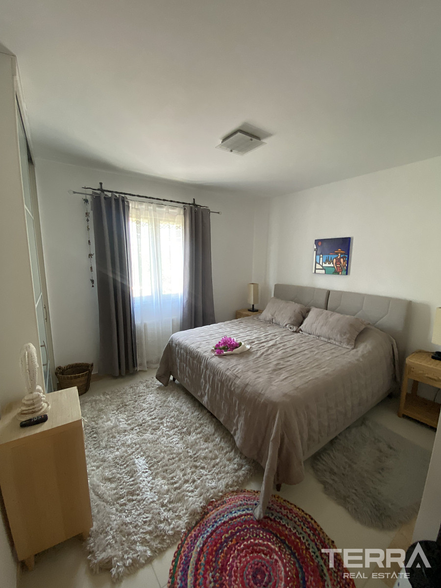 Muğla, Bodrum'da Deniz Manzaralı Satılık Mobilyalı Daire - 130457