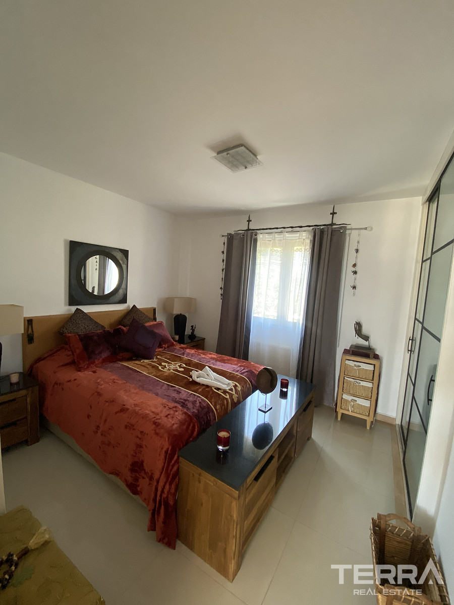 Muğla, Bodrum'da Deniz Manzaralı Satılık Mobilyalı Daire - 130460