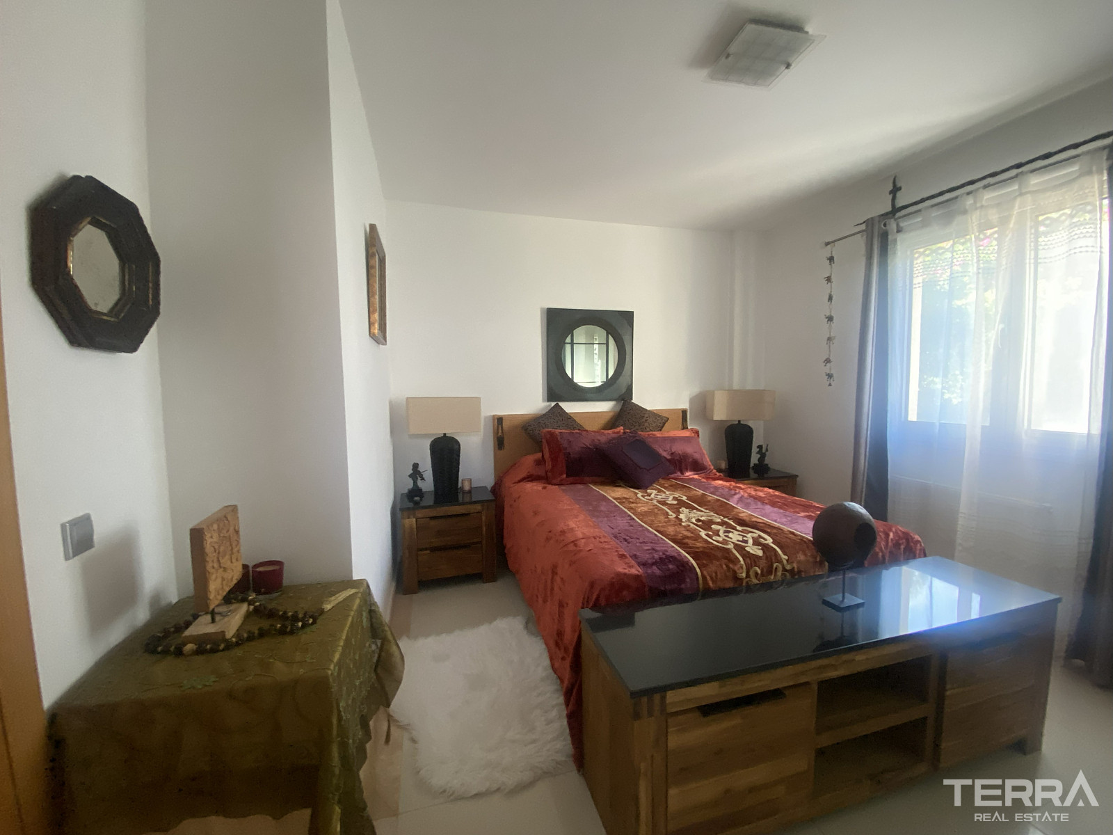 Muğla, Bodrum'da Deniz Manzaralı Satılık Mobilyalı Daire - 130461