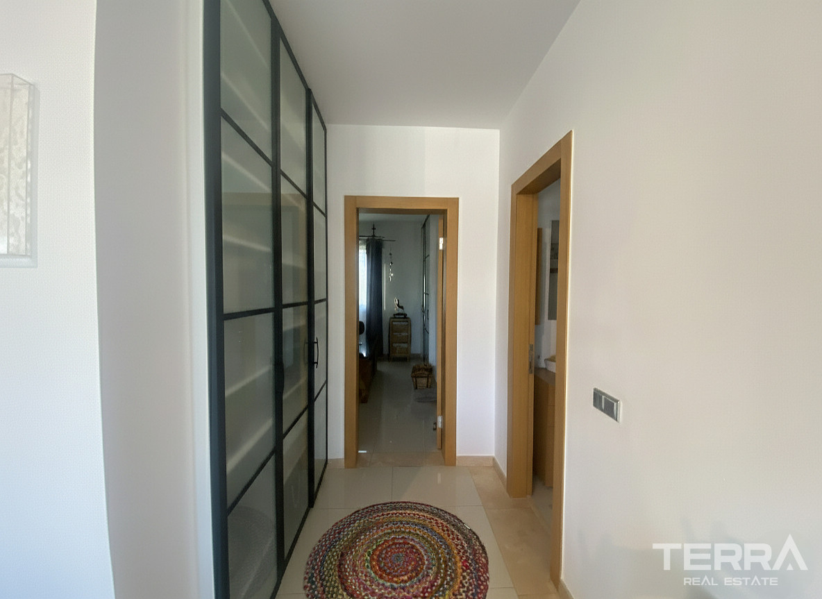 Muğla, Bodrum'da Deniz Manzaralı Satılık Mobilyalı Daire - 130463