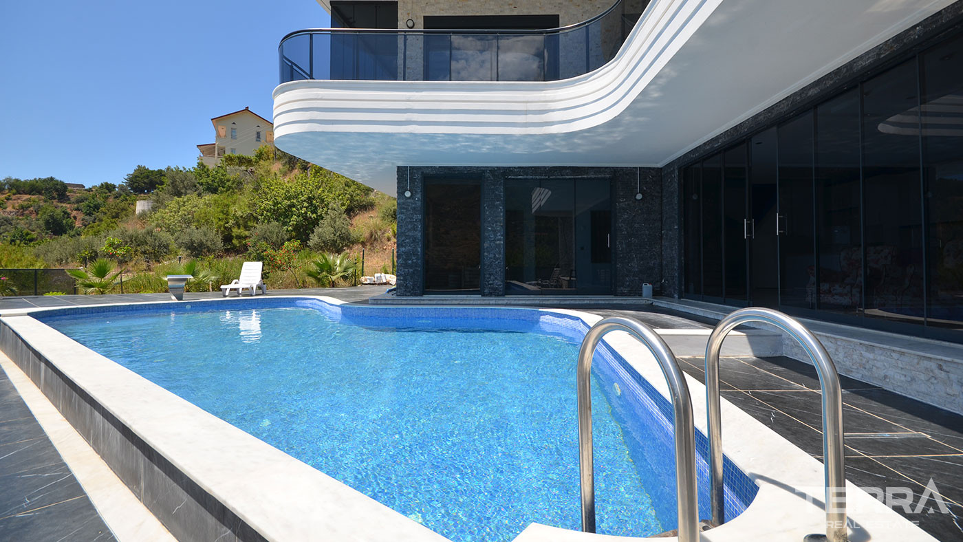 Sea View Villa for Sale in Alanya, Turkey - 130885