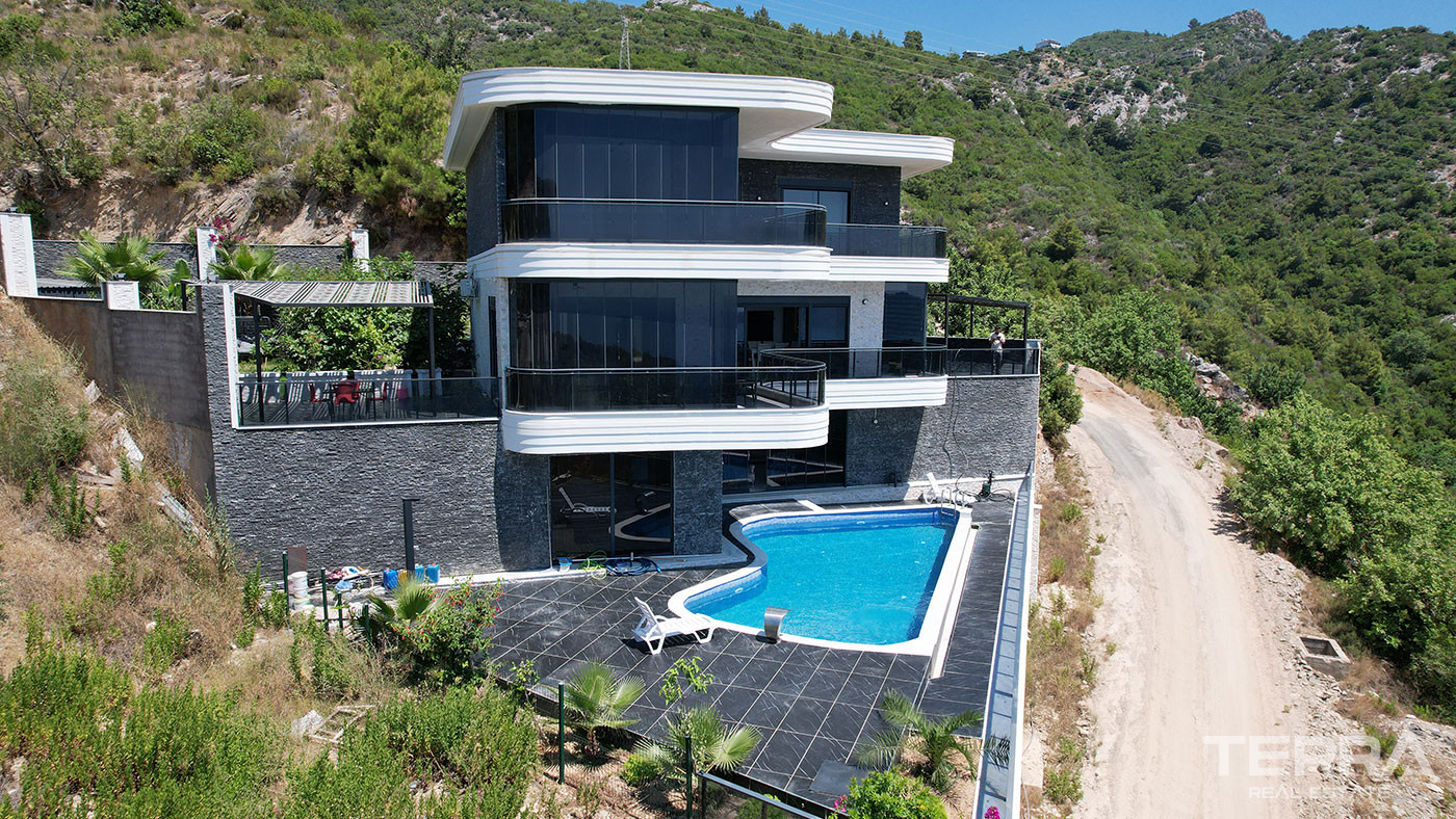 Sea View Villa for Sale in Alanya, Turkey - 130914