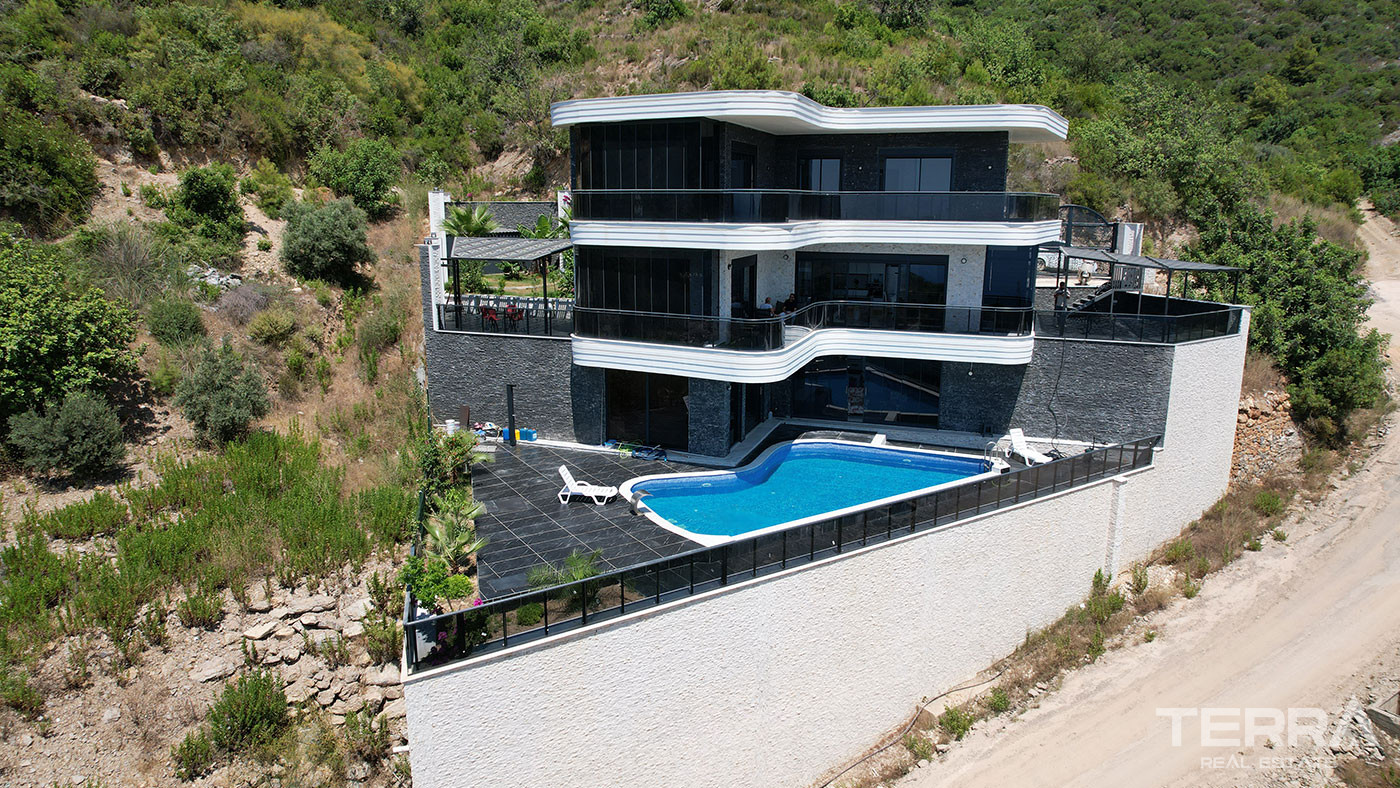 Sea View Villa for Sale in Alanya, Turkey - 130916