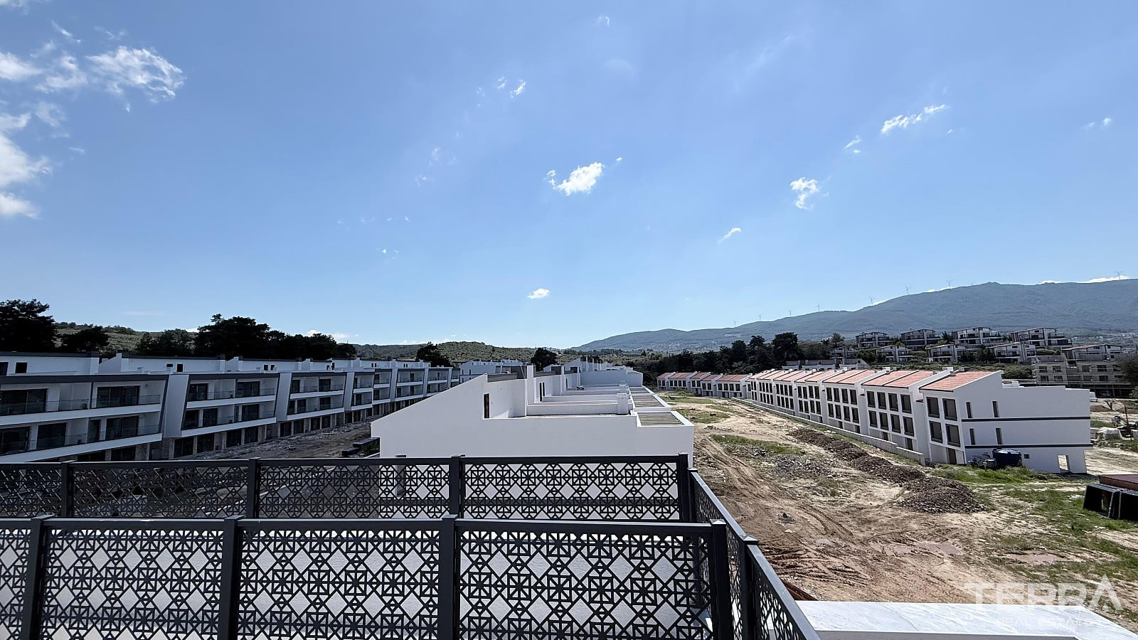 Sea View Apartments for Sale in Kuşadası, Aydın, Turkey - 131273