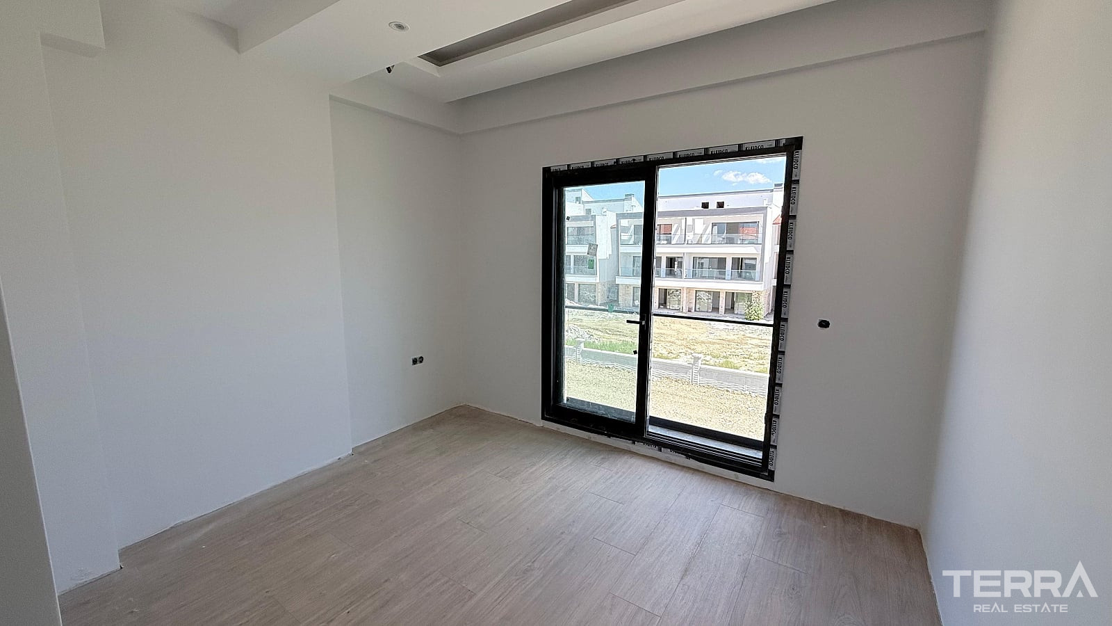 Sea View Apartments for Sale in Kuşadası, Aydın, Turkey - 131277
