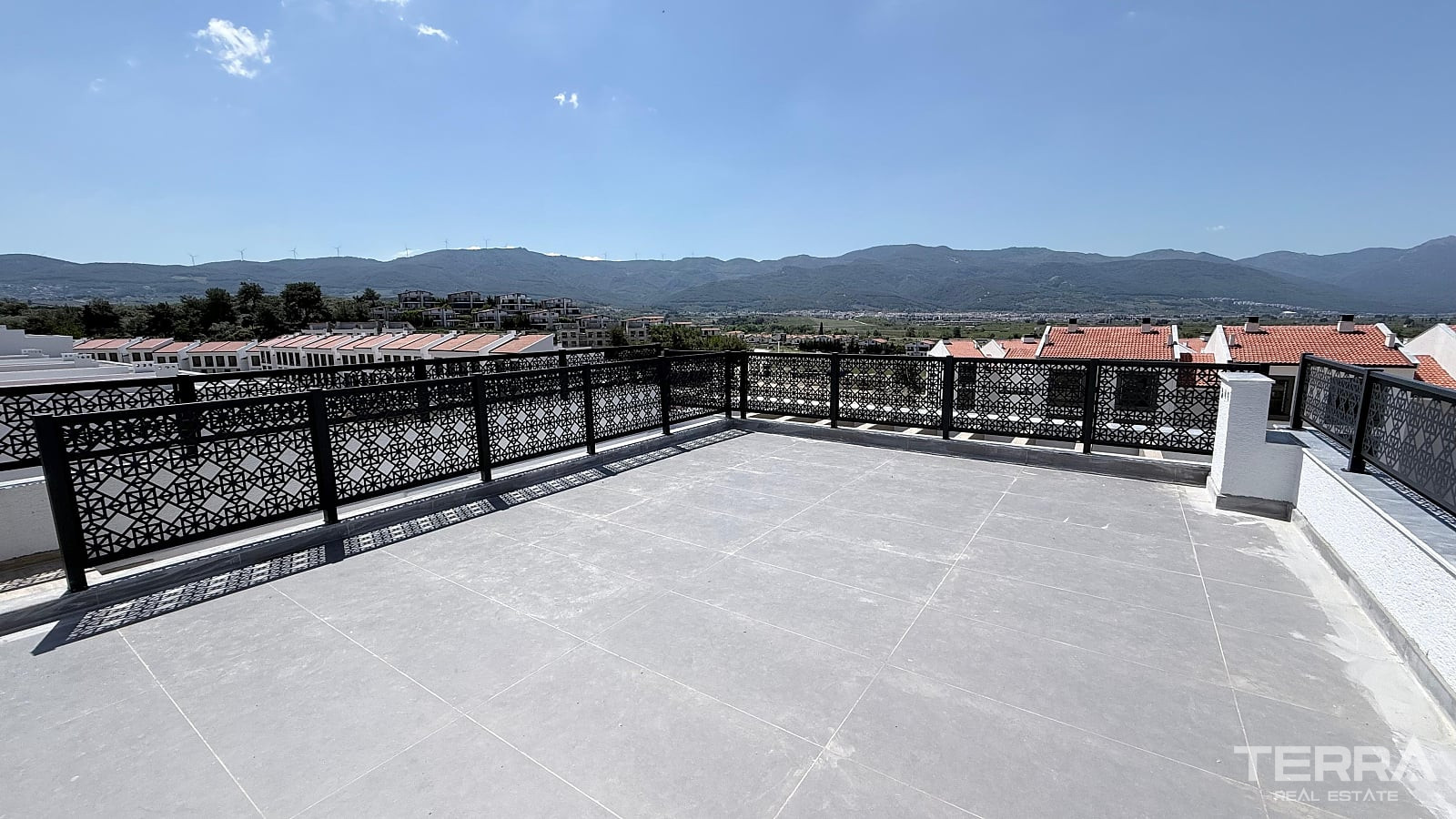 Sea View Apartments for Sale in Kuşadası, Aydın, Turkey - 131281