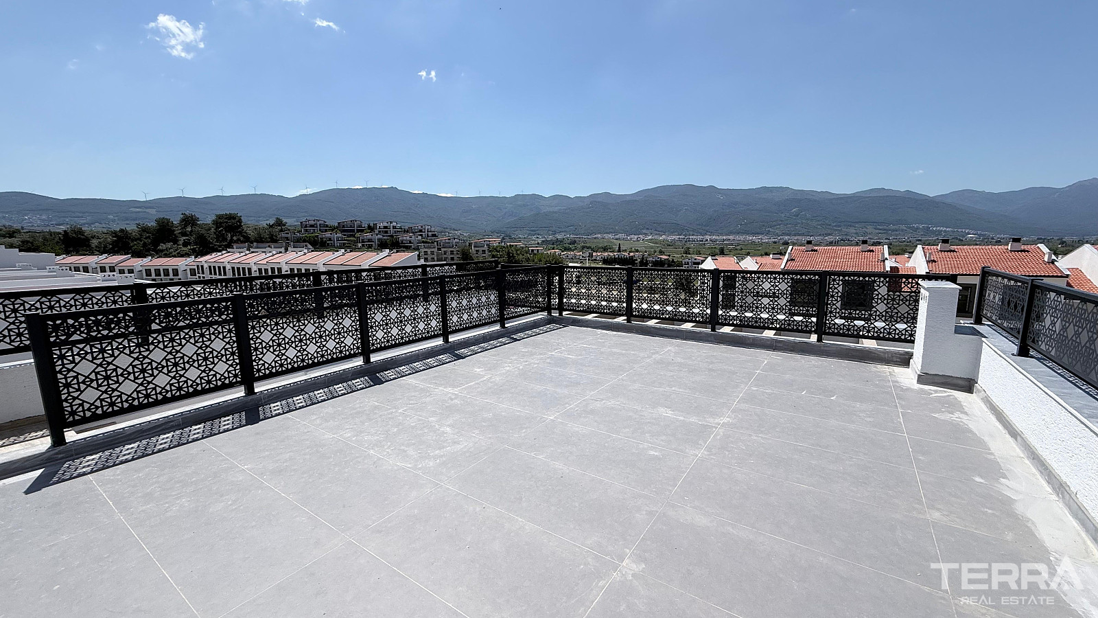Sea View Apartments for Sale in Kuşadası, Aydın, Turkey - 131284