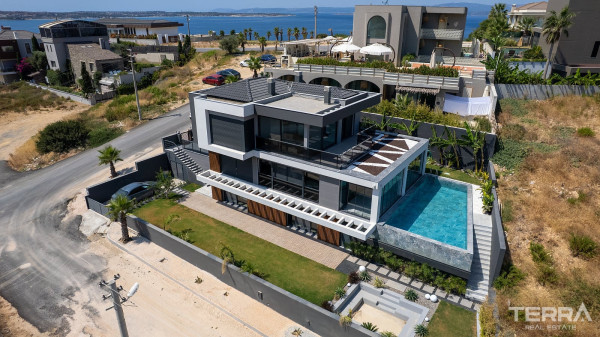 Detached Villa for Sale in Çeşme, İzmir, Turkey