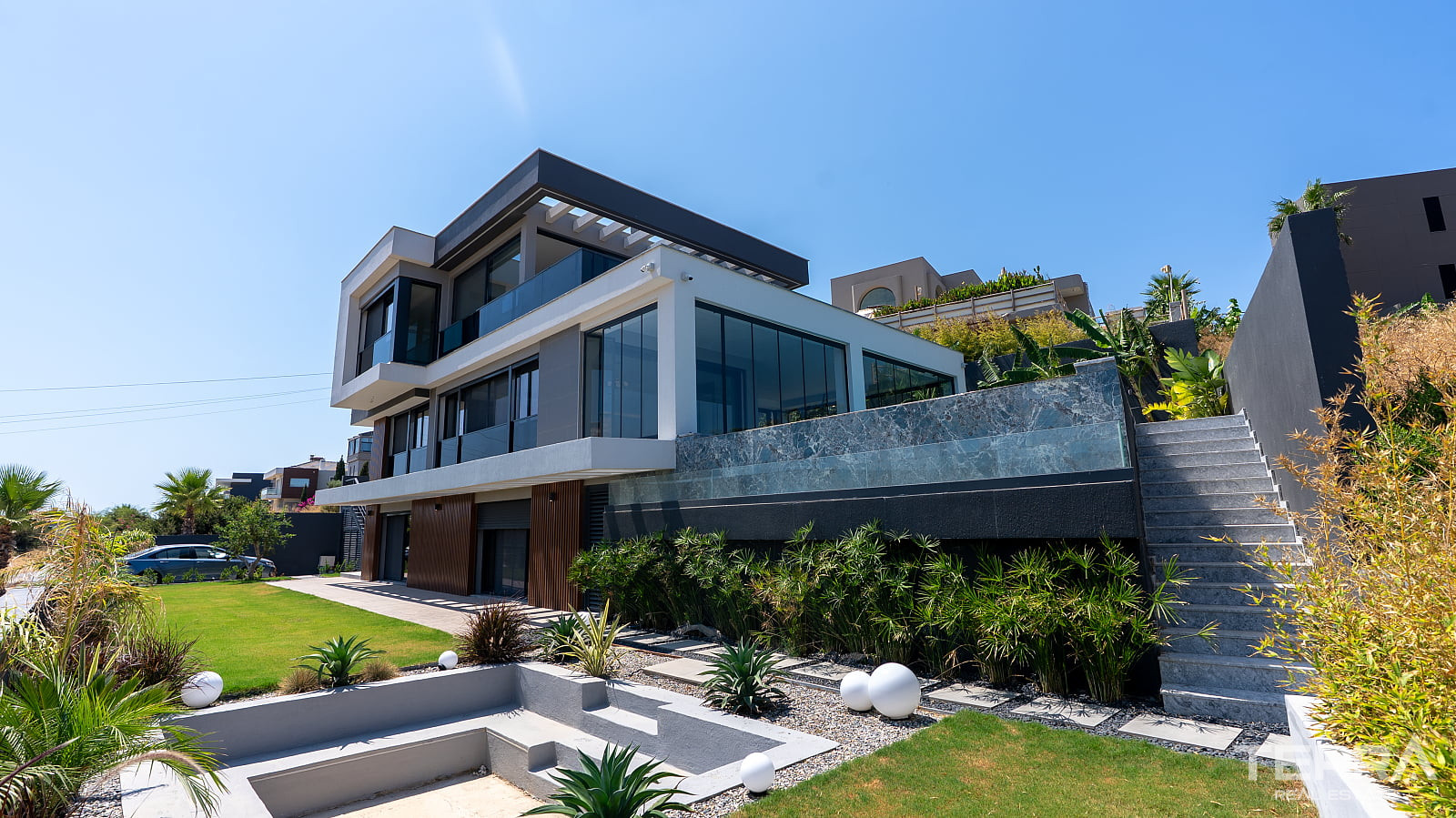 Detached Villa for Sale in Çeşme, İzmir, Turkey - 131605