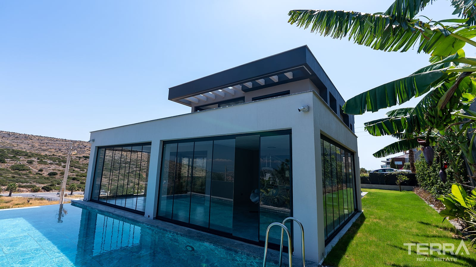 Detached Villa for Sale in Çeşme, İzmir, Turkey - 131608