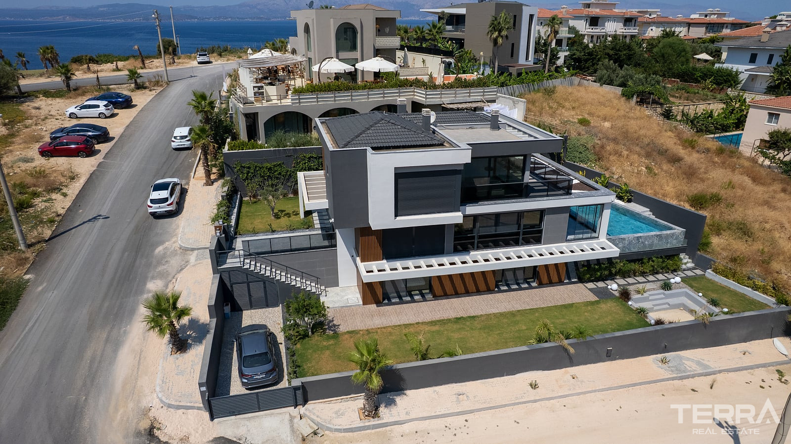 Detached Villa for Sale in Çeşme, İzmir, Turkey - 131616