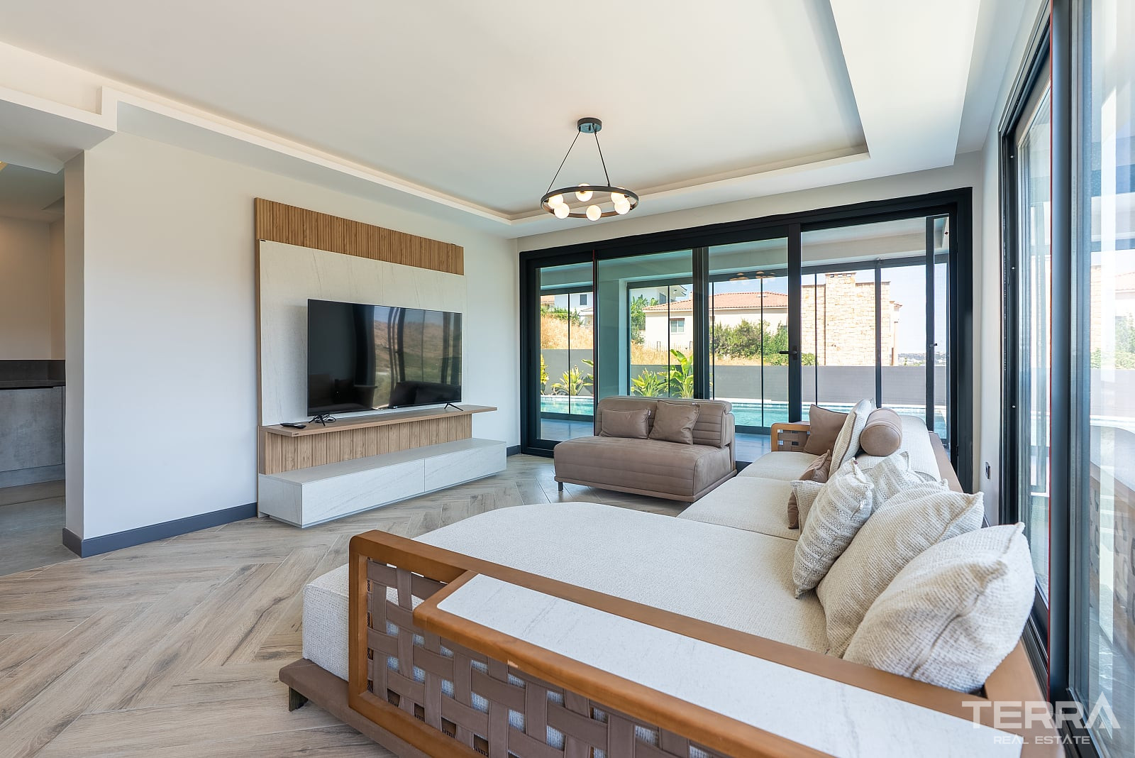Detached Villa for Sale in Çeşme, İzmir, Turkey - 131625