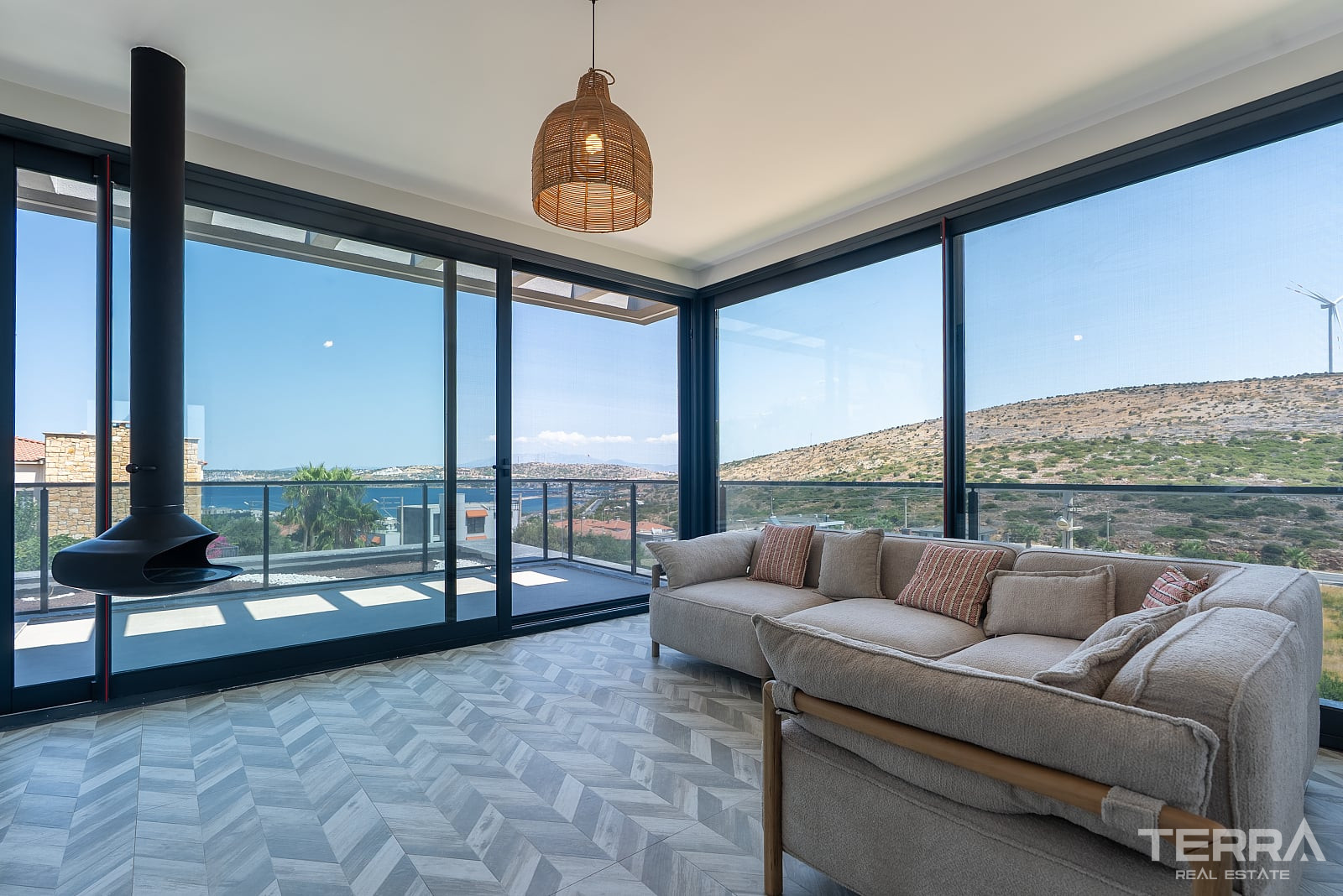 Detached Villa for Sale in Çeşme, İzmir, Turkey - 131634