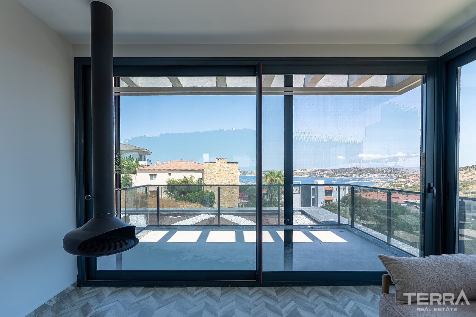 Detached Villa for Sale in Çeşme, İzmir, Turkey - 131635