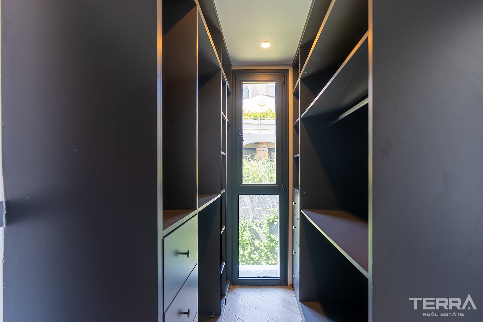 Detached Villa for Sale in Çeşme, İzmir, Turkey - 131641