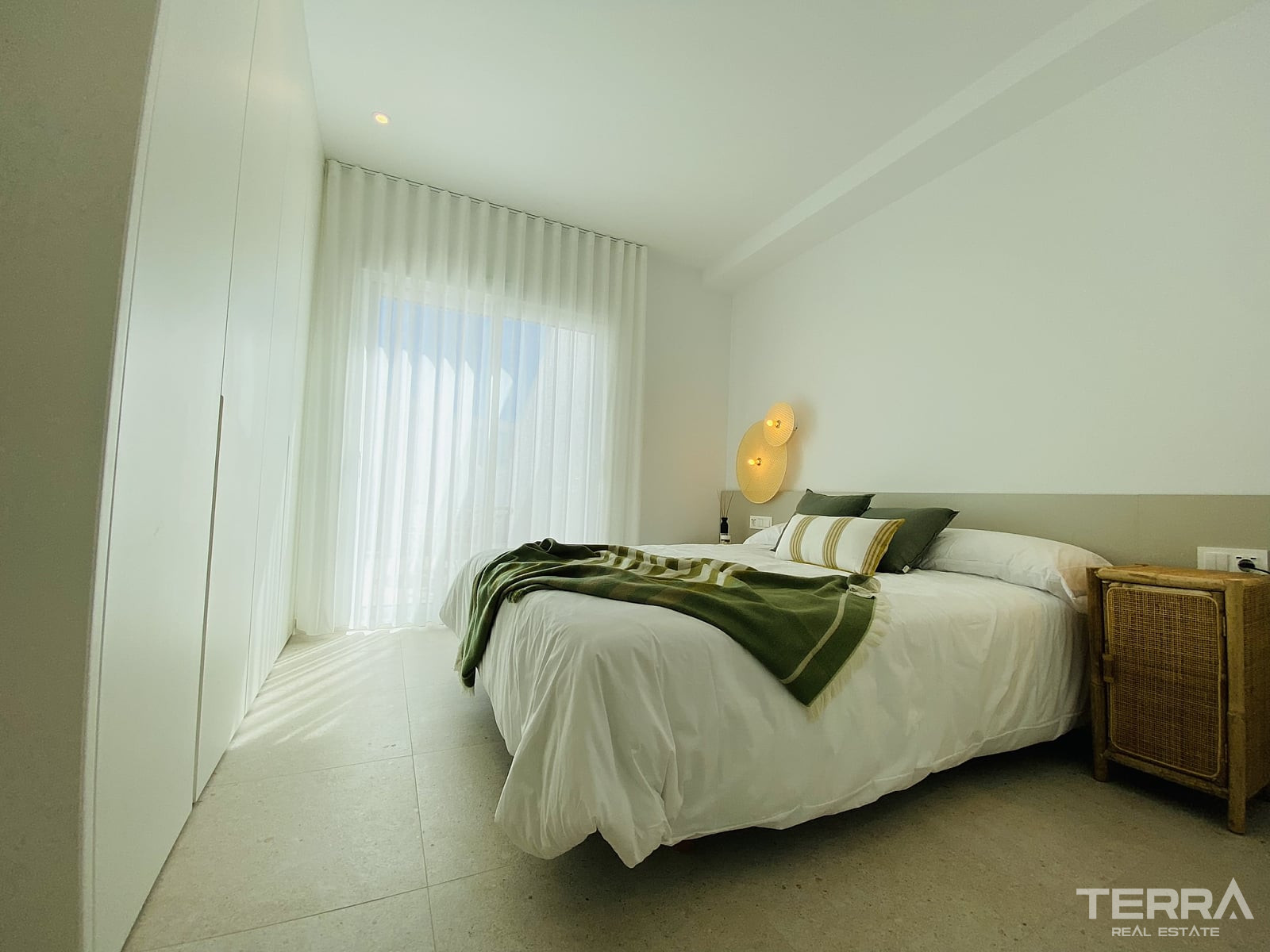 Apartments for Sale in Pilar de la Horadada, Costa Blanca, Spain - 132080