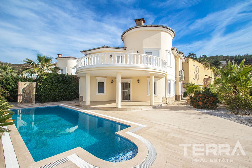 Villas for sale in Alanya with spectacular sea view - 8852