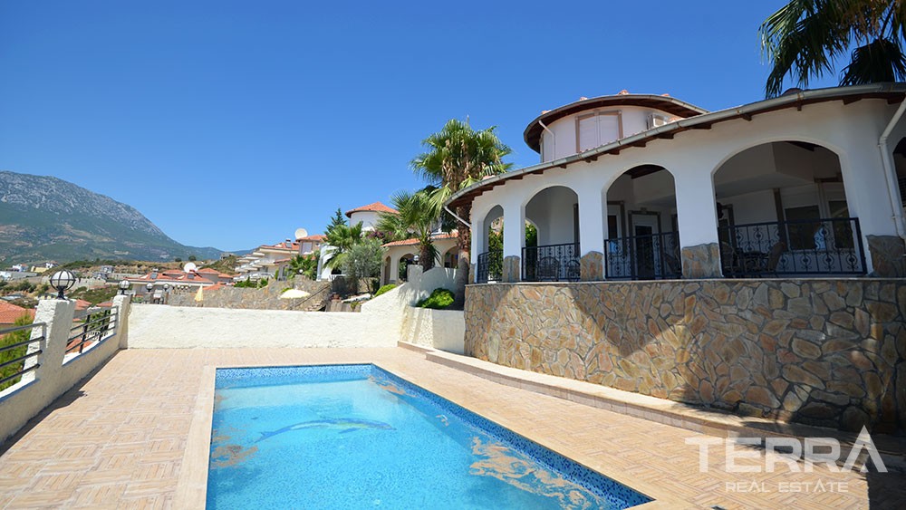 Sea view villa with private swimming pool in Alanya, Kargicak - 8935