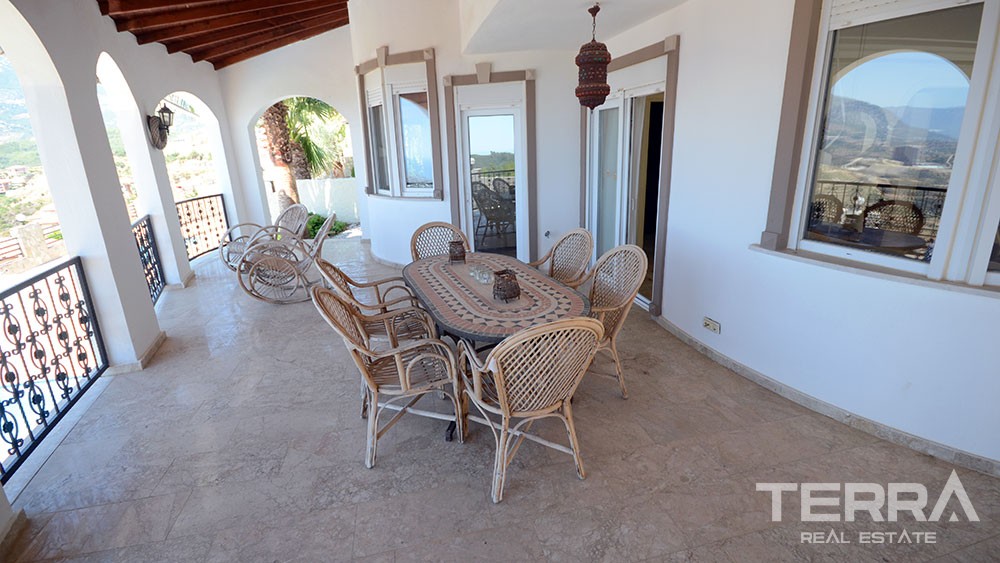 Sea view villa with private swimming pool in Alanya, Kargicak - 8958