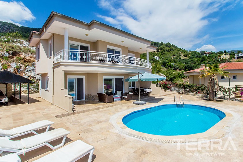 Villa with private swimming pool for sale in Alanya, Oba - 9041
