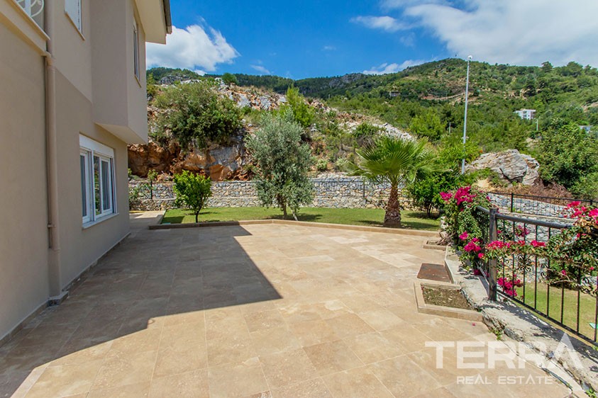 Villa with private swimming pool for sale in Alanya, Oba - 9045