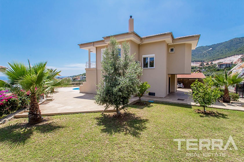 Villa with private swimming pool for sale in Alanya, Oba - 9047