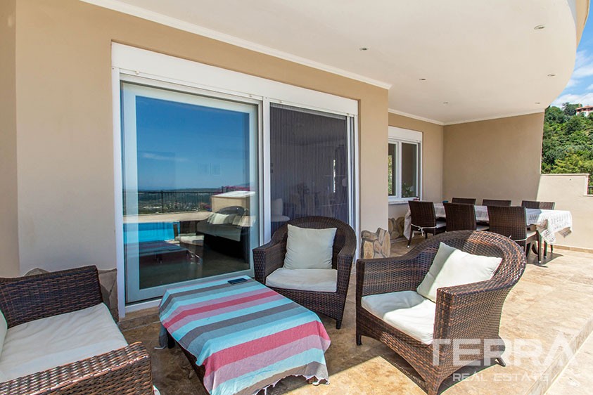 Villa with private swimming pool for sale in Alanya, Oba - 9049