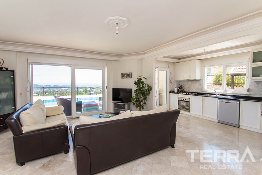 Villa with private swimming pool for sale in Alanya, Oba - 9051