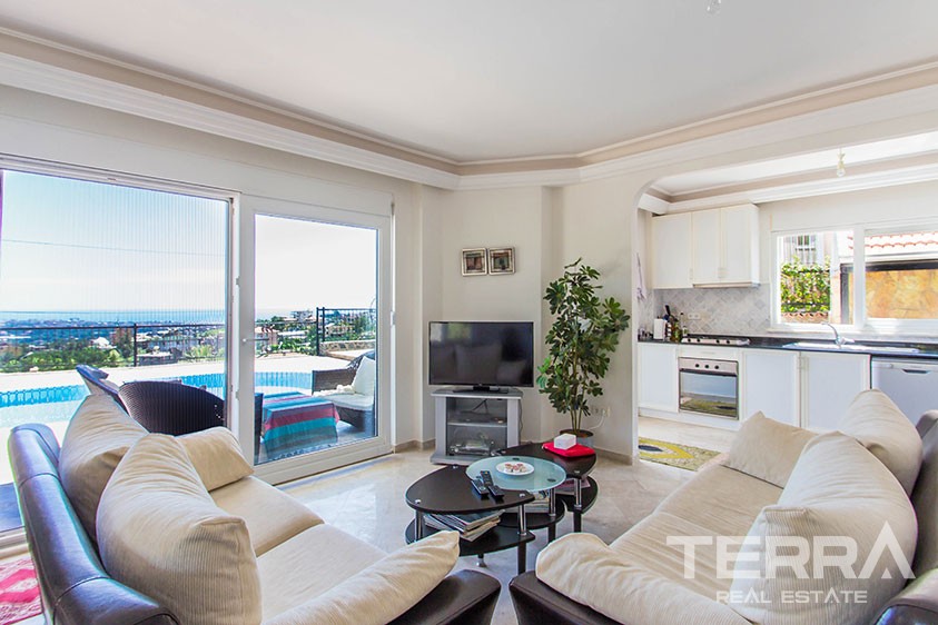 Villa with private swimming pool for sale in Alanya, Oba - 9053