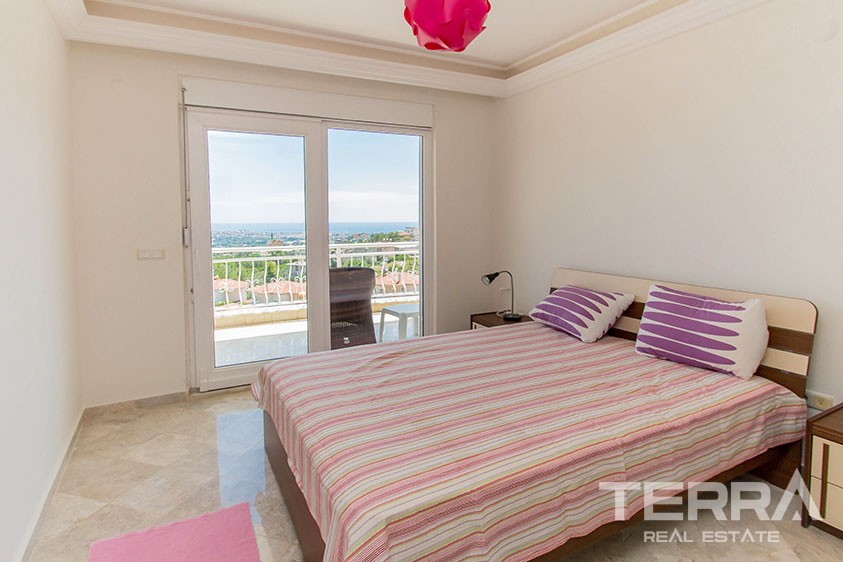 Villa with private swimming pool for sale in Alanya, Oba - 9062