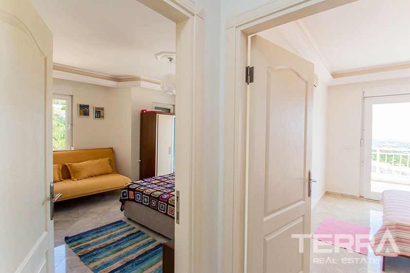Villa with private swimming pool for sale in Alanya, Oba - 9065