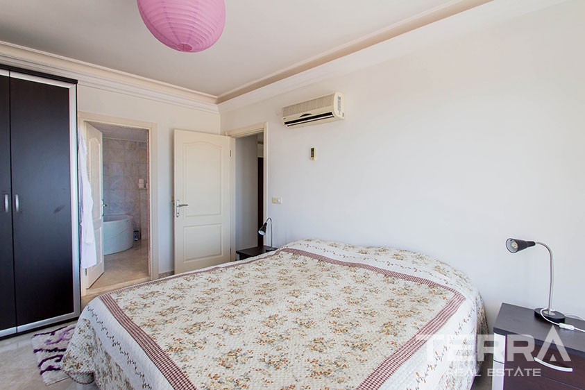 Villa with private swimming pool for sale in Alanya, Oba - 9066
