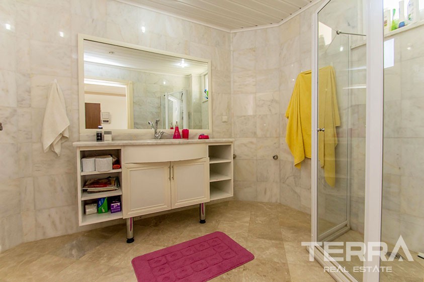 Villa with private swimming pool for sale in Alanya, Oba - 9071